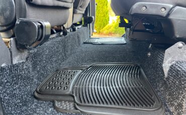 Land-Rover-Defender-1991-SUV-16