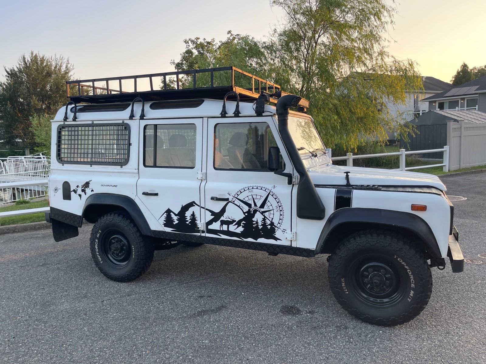 Land-Rover-Defender-1991-SUV-2