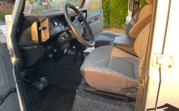 Land-Rover-Defender-1991-SUV-21