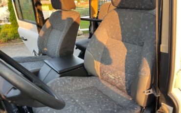Land-Rover-Defender-1991-SUV-22
