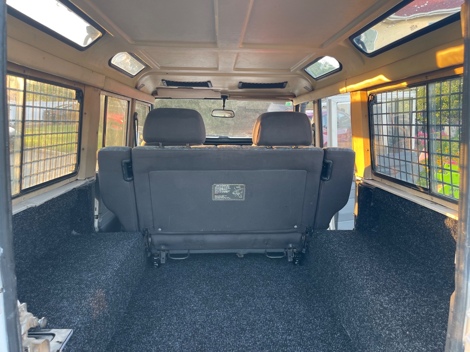 Land-Rover-Defender-1991-SUV-24