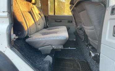 Land-Rover-Defender-1991-SUV-26