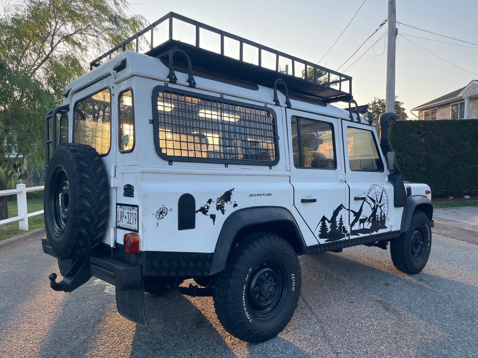 Land-Rover-Defender-1991-SUV-3