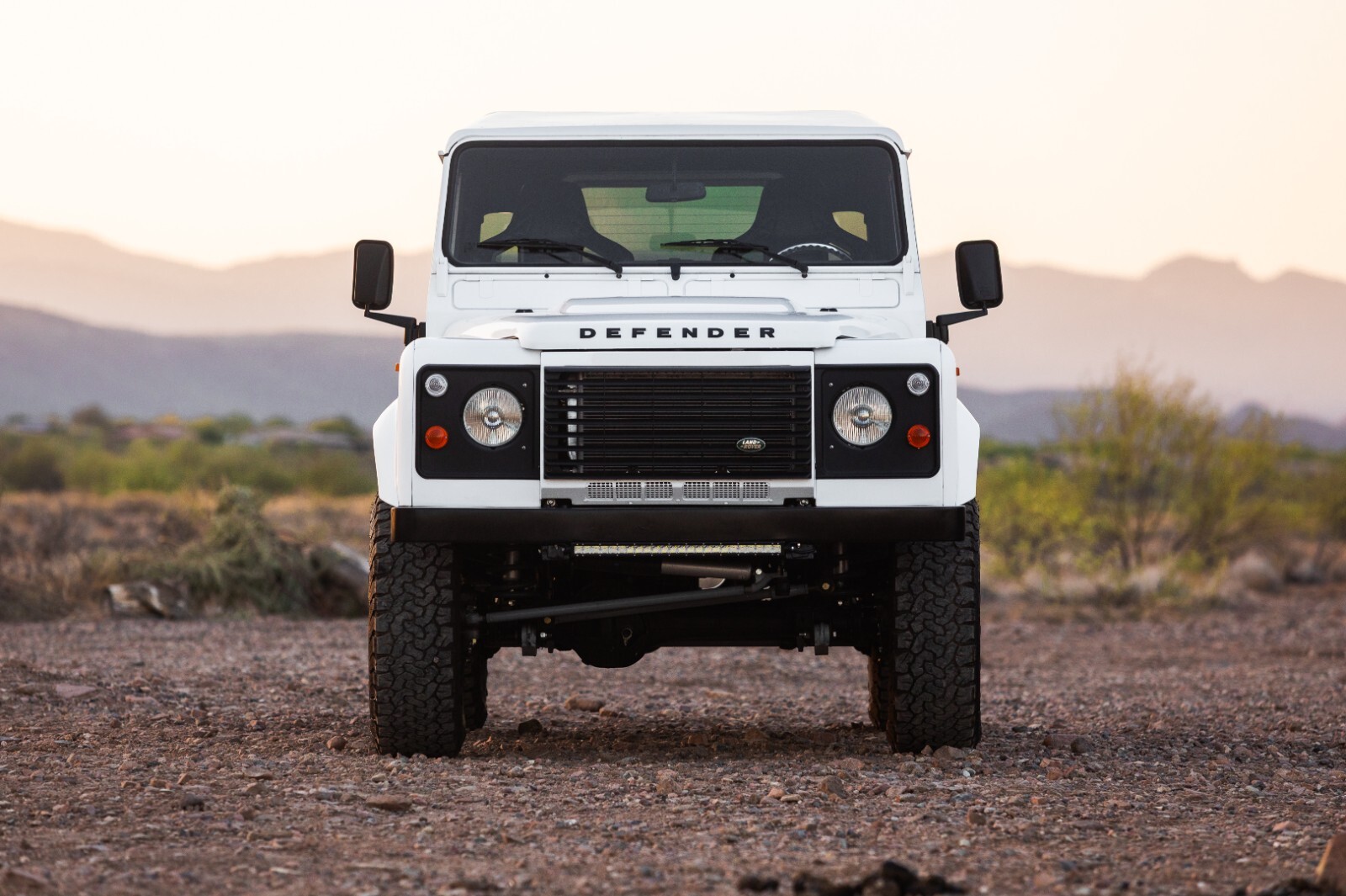 Land-Rover-Defender-1992-5