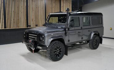 Land-Rover-Defender-1992-SUV-1