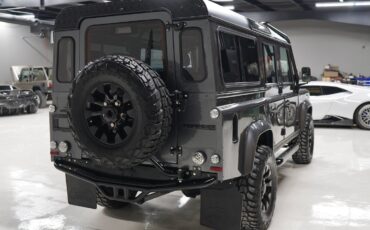 Land-Rover-Defender-1992-SUV-11