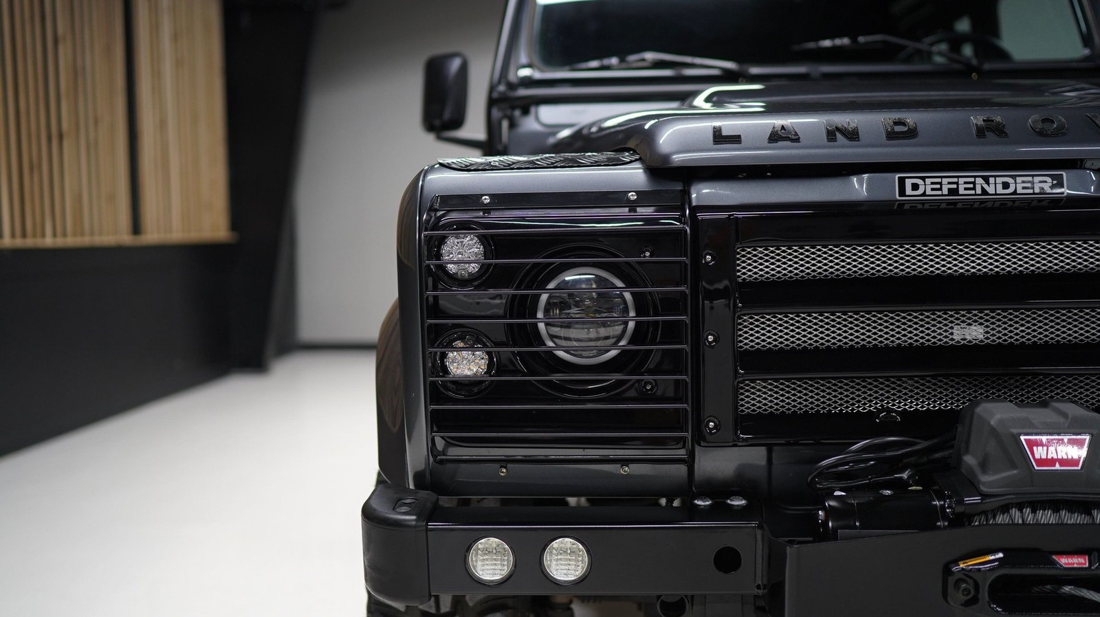Land-Rover-Defender-1992-SUV-16