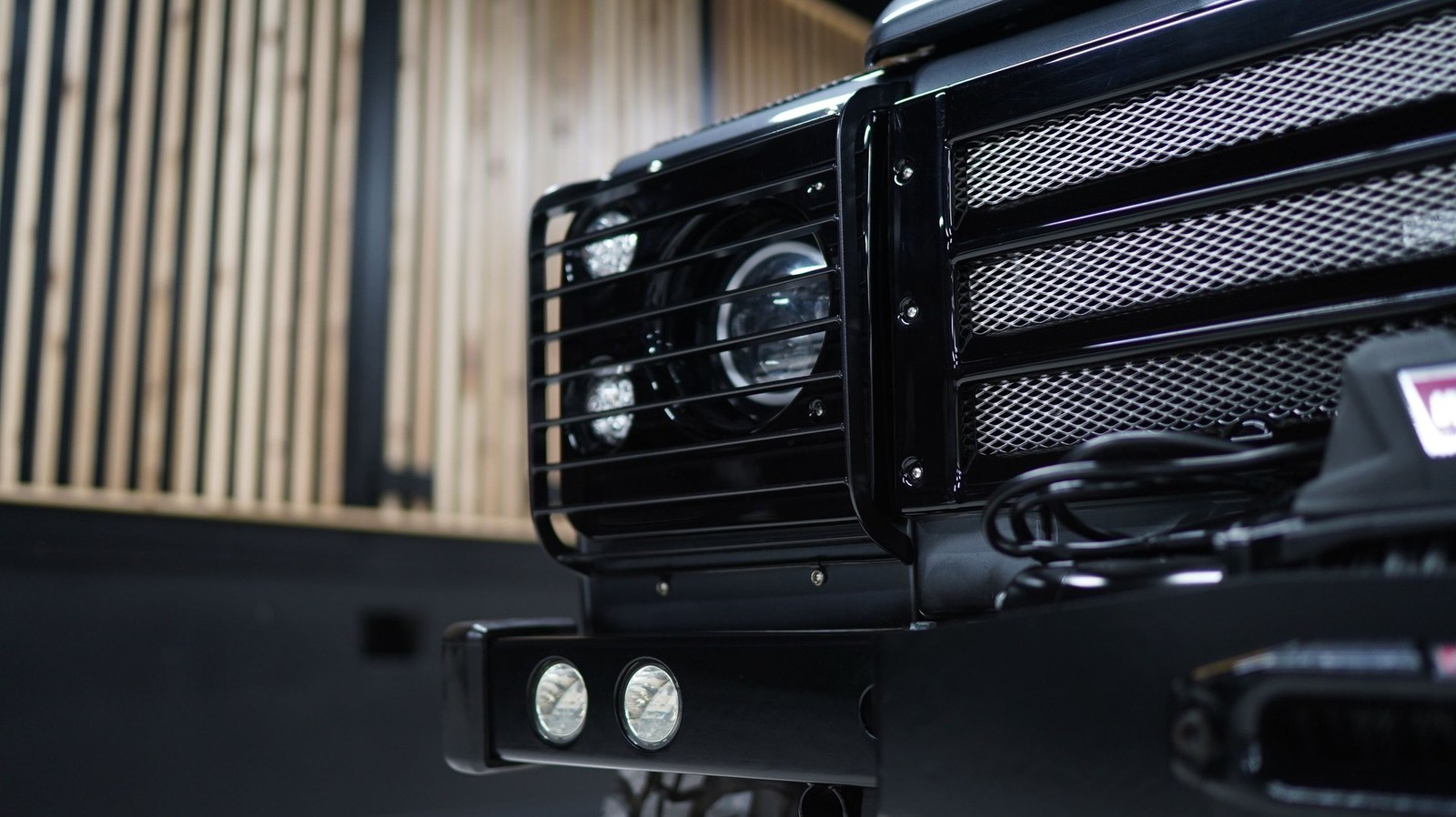 Land-Rover-Defender-1992-SUV-20