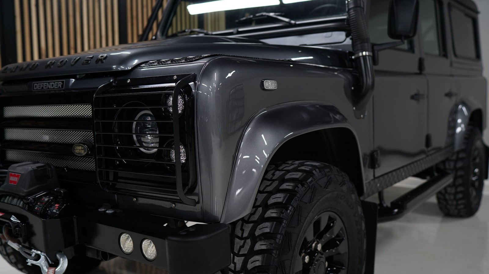 Land-Rover-Defender-1992-SUV-23