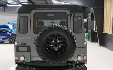Land-Rover-Defender-1992-SUV-9