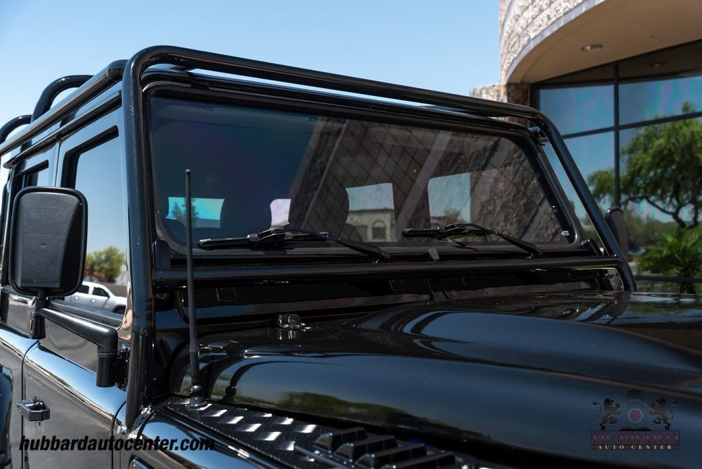 Land-Rover-Defender-1993-Pickup-Truck-11