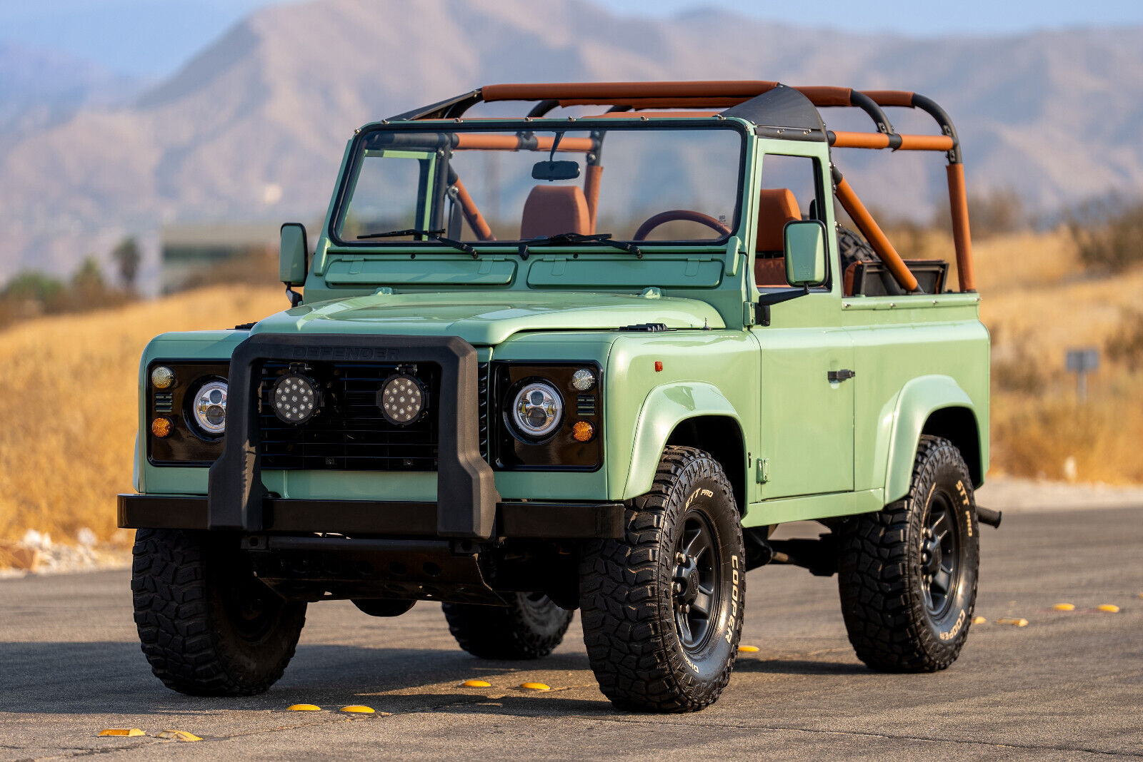 Land-Rover-Defender-1994-12
