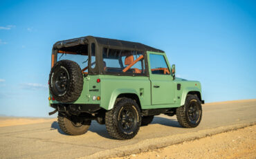 Land-Rover-Defender-1994-15