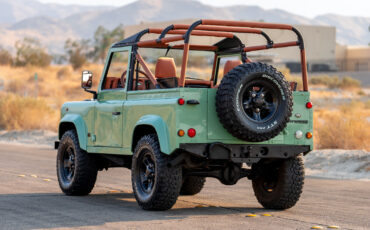 Land-Rover-Defender-1994-16