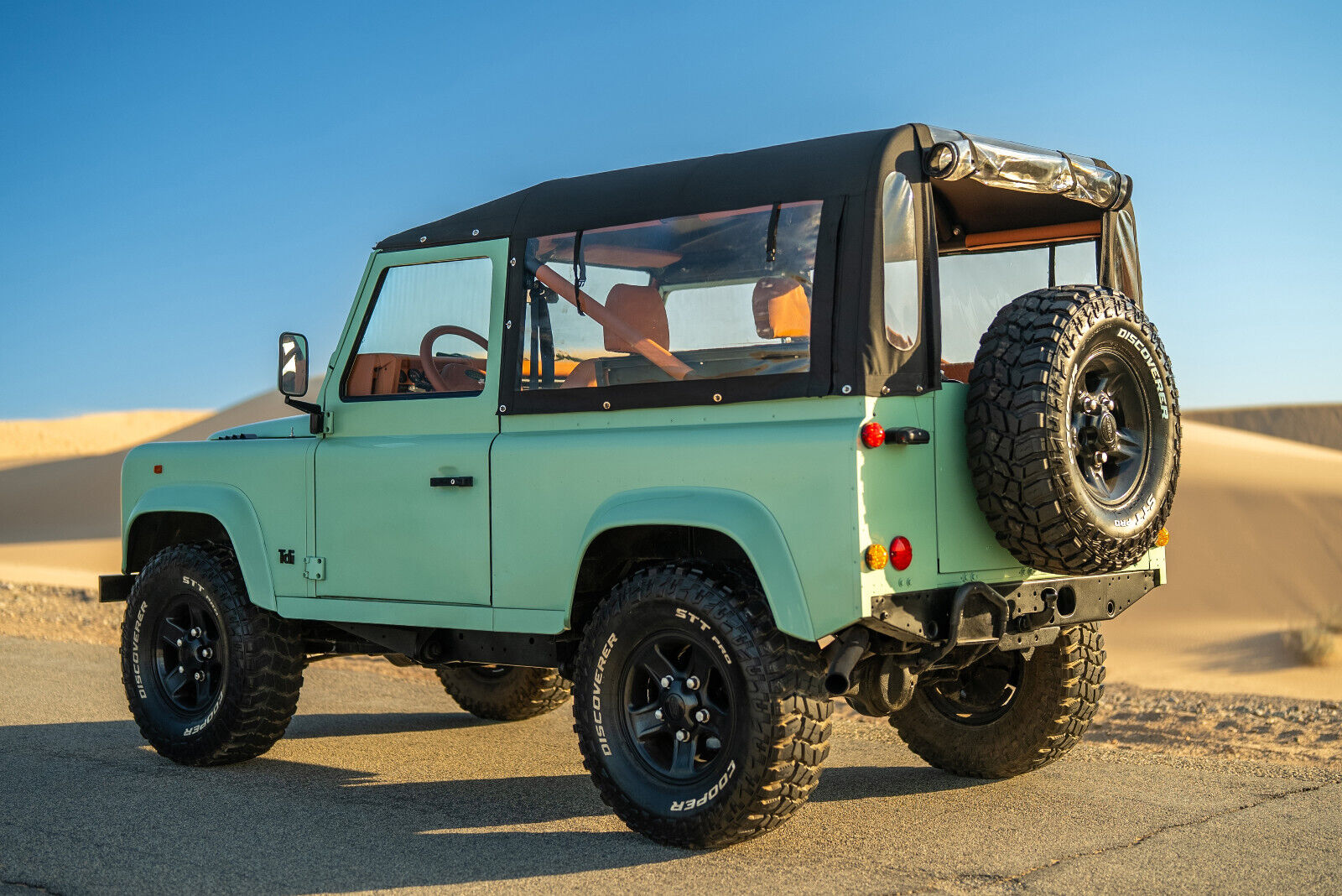 Land-Rover-Defender-1994-17