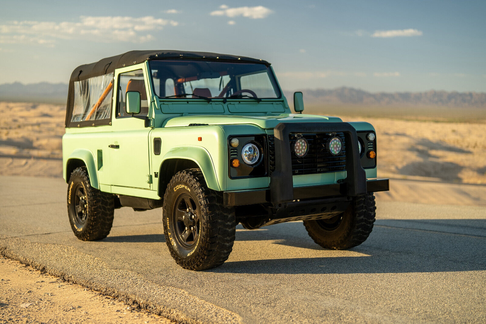 Land-Rover-Defender-1994-21