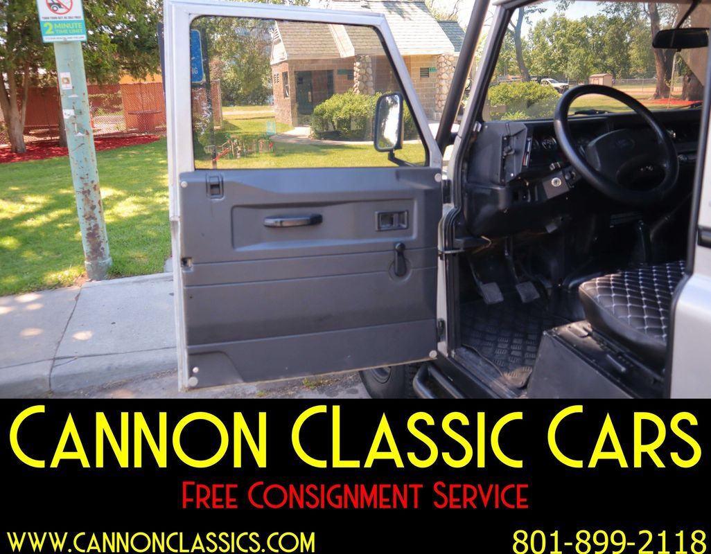 Land-Rover-Defender-1994-22