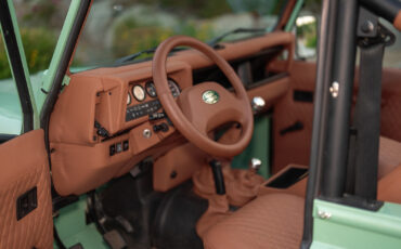 Land-Rover-Defender-1994-22