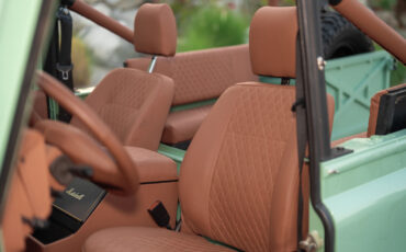 Land-Rover-Defender-1994-23