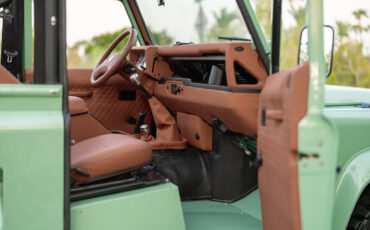 Land-Rover-Defender-1994-24