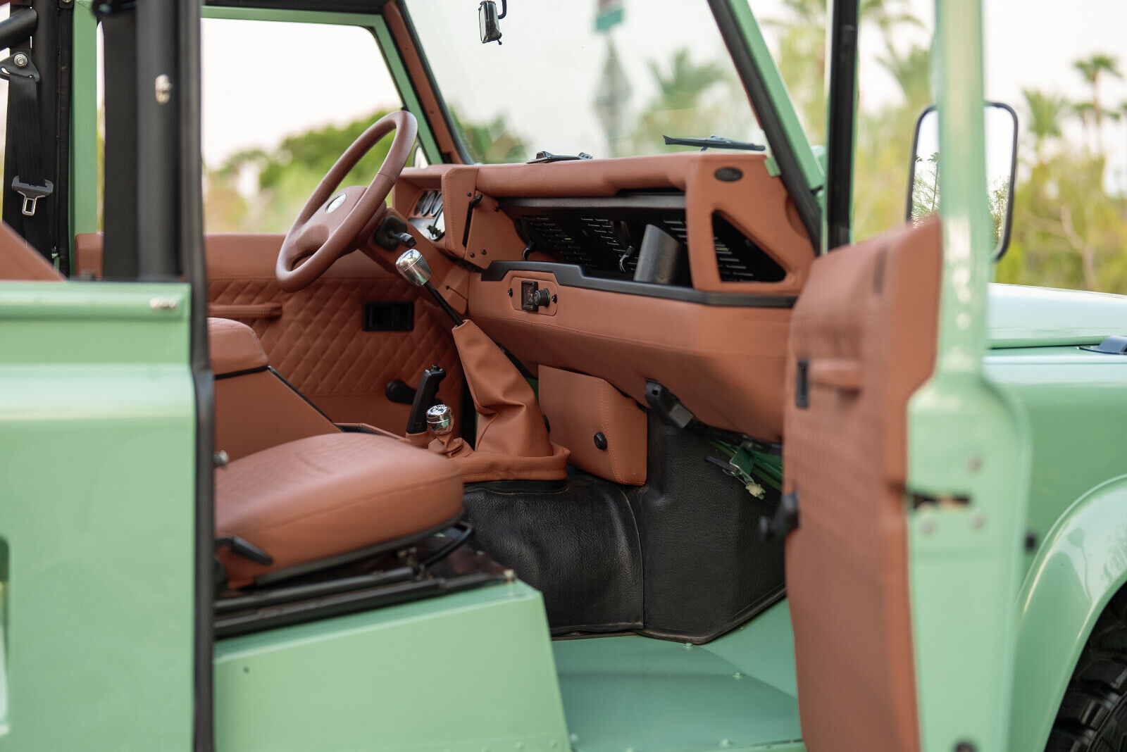 Land-Rover-Defender-1994-24
