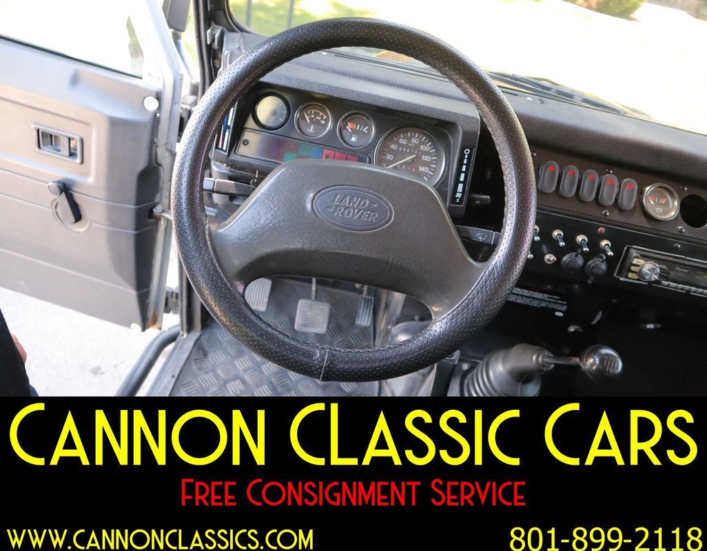 Land-Rover-Defender-1994-25