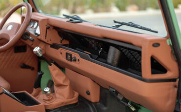 Land-Rover-Defender-1994-25