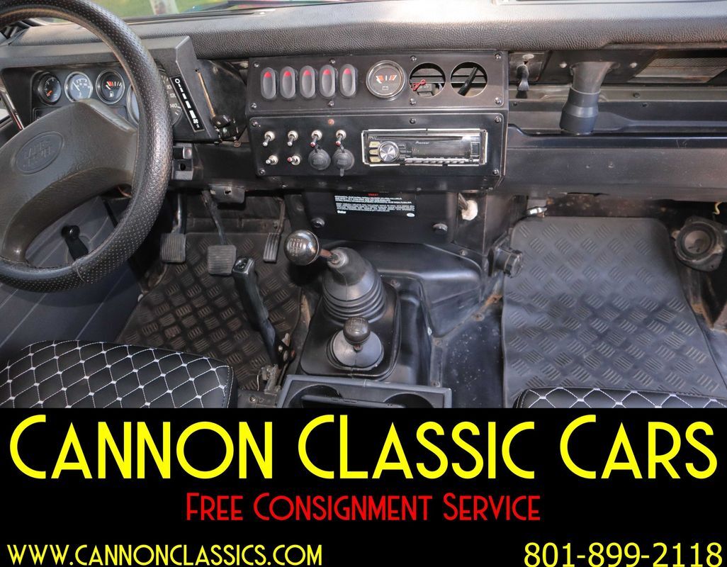 Land-Rover-Defender-1994-29