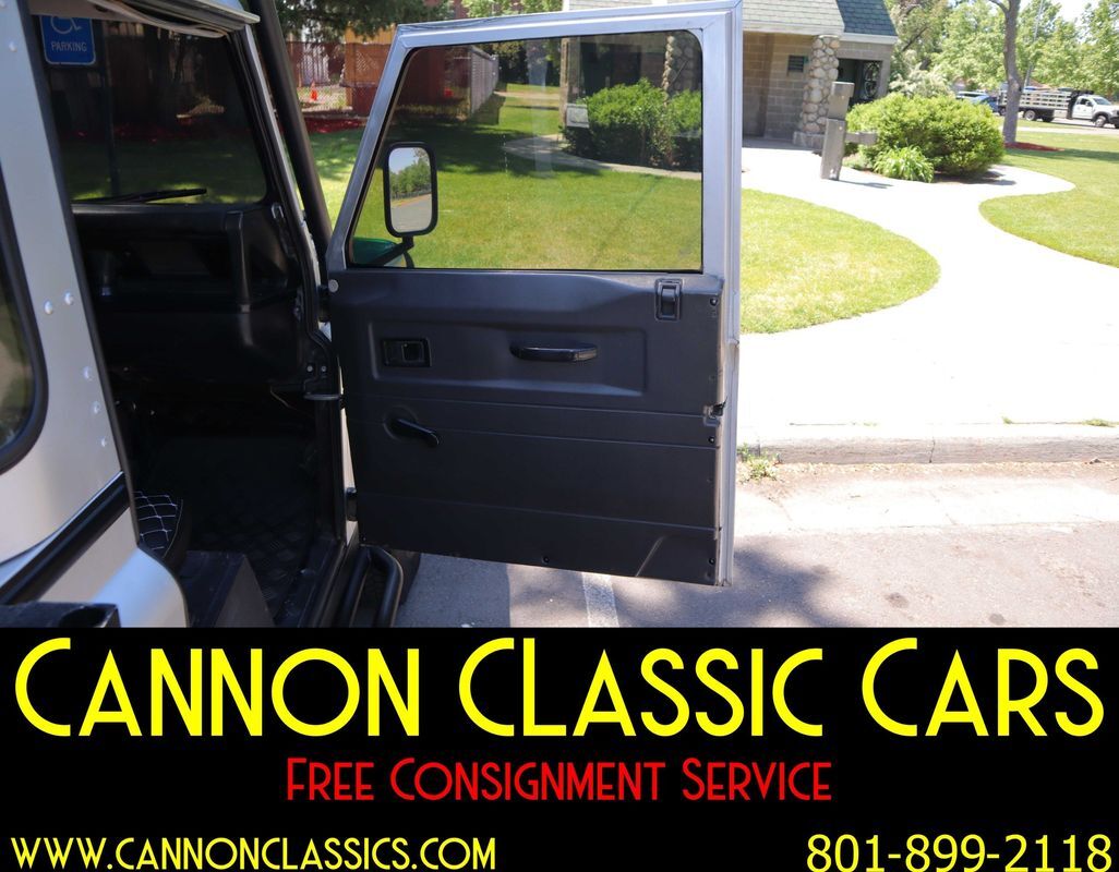 Land-Rover-Defender-1994-34