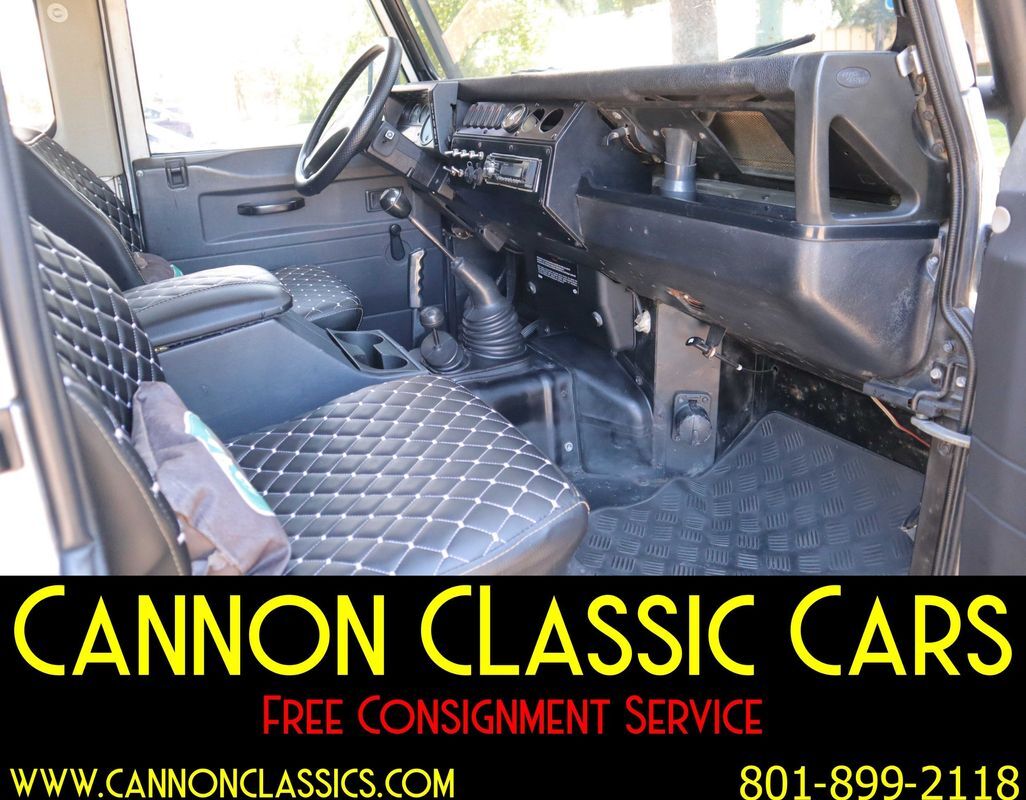 Land-Rover-Defender-1994-36