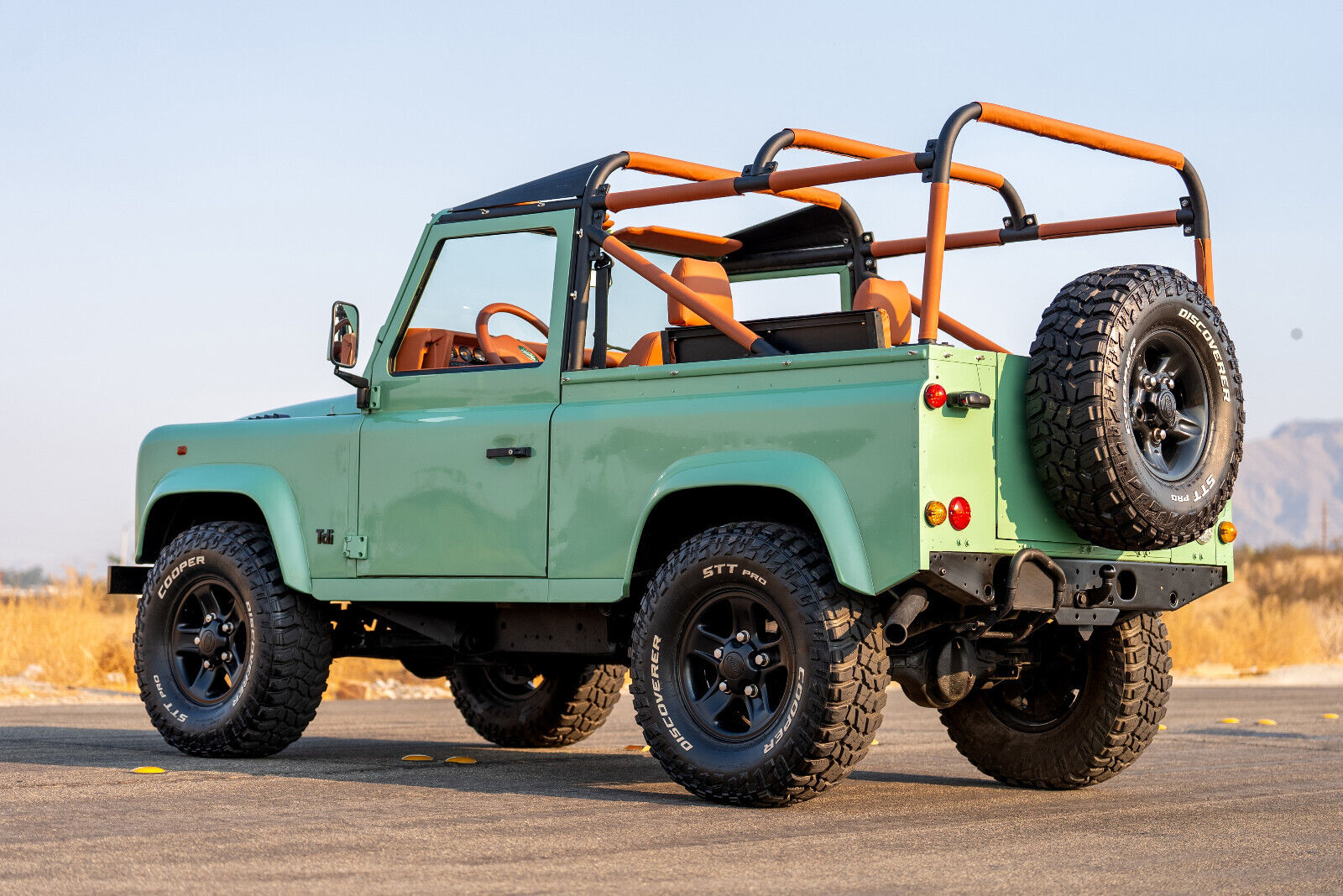 Land-Rover-Defender-1994-8