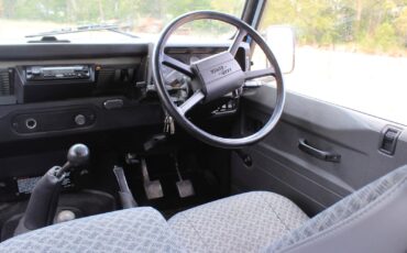 Land-Rover-Defender-1994-SUV-15