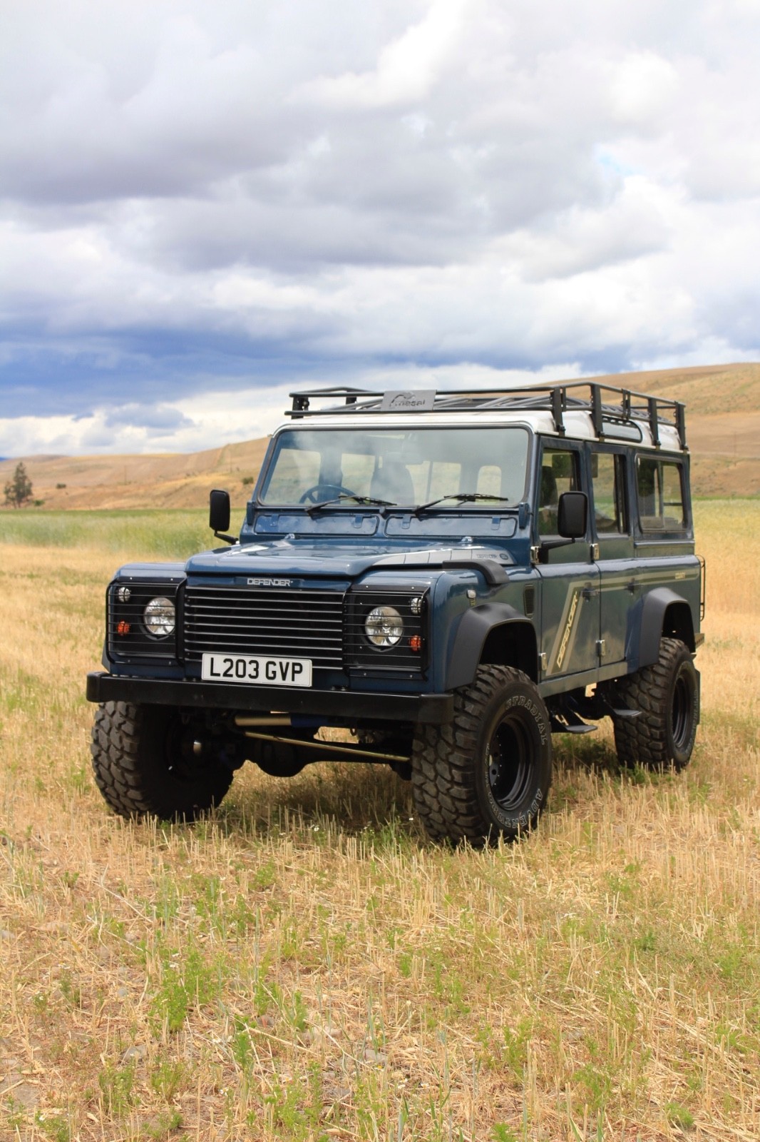 Land-Rover-Defender-1994-SUV-3