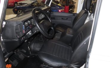 Land-Rover-Defender-1995-SUV-1