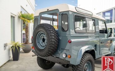 Land-Rover-Defender-1995-SUV-10