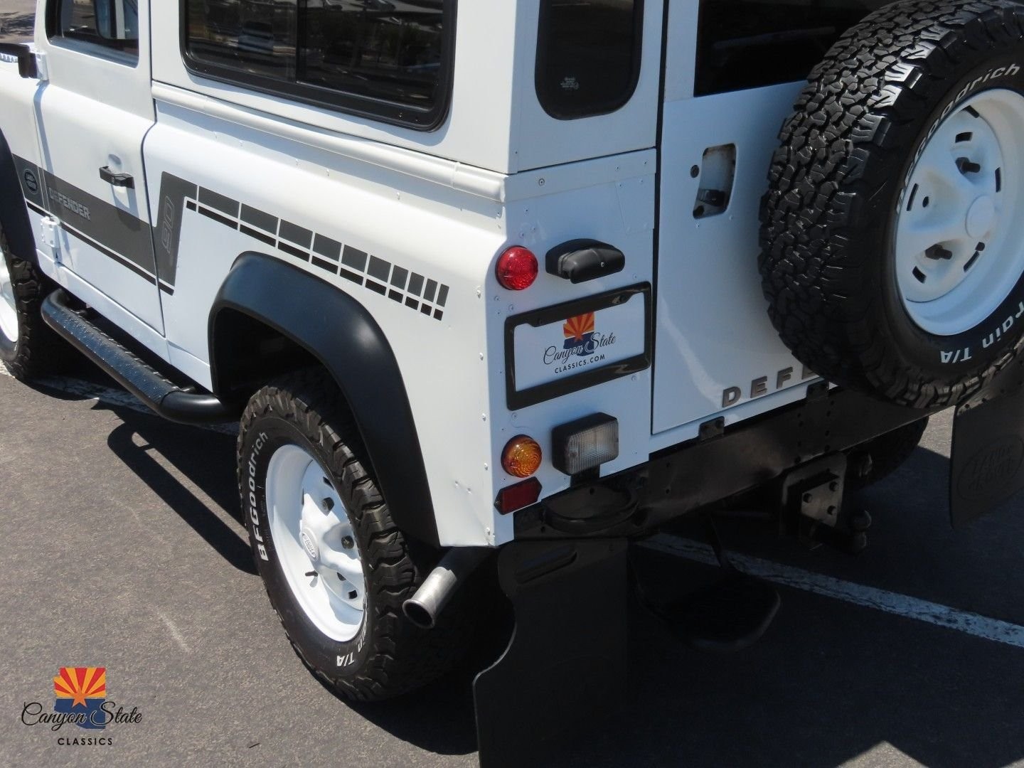 Land-Rover-Defender-1995-SUV-13
