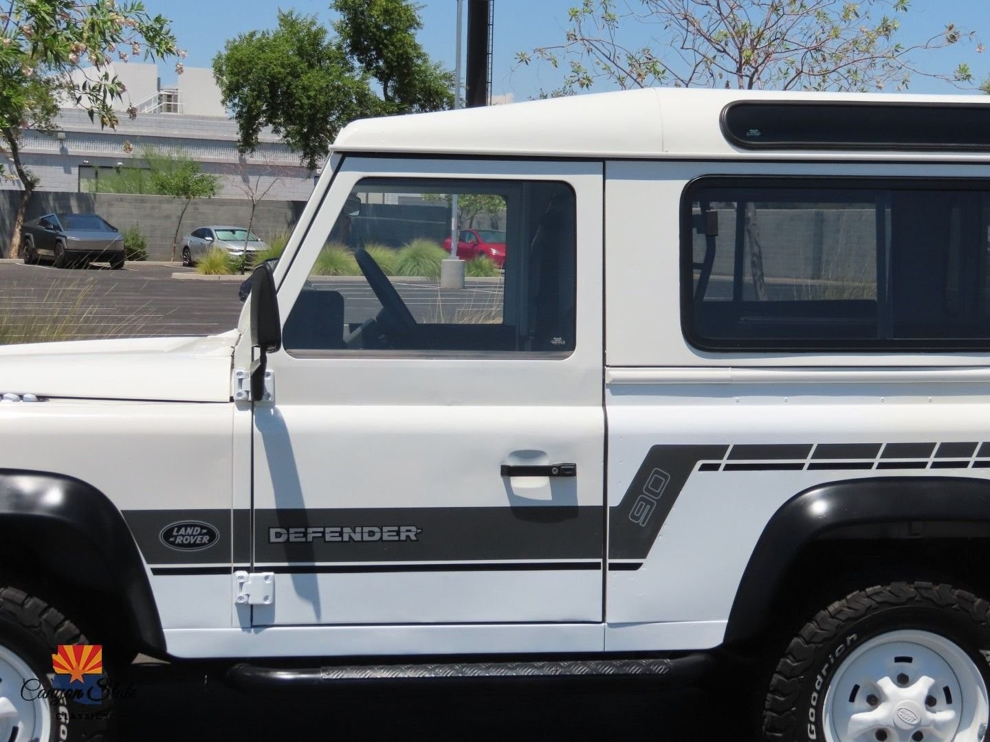 Land-Rover-Defender-1995-SUV-16