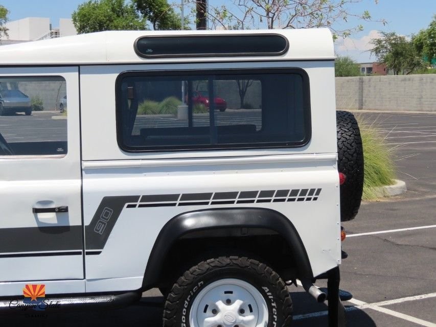 Land-Rover-Defender-1995-SUV-17