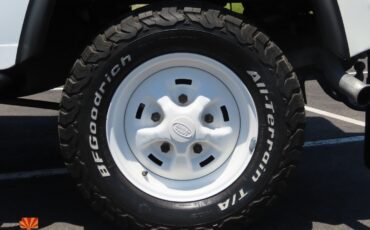 Land-Rover-Defender-1995-SUV-18
