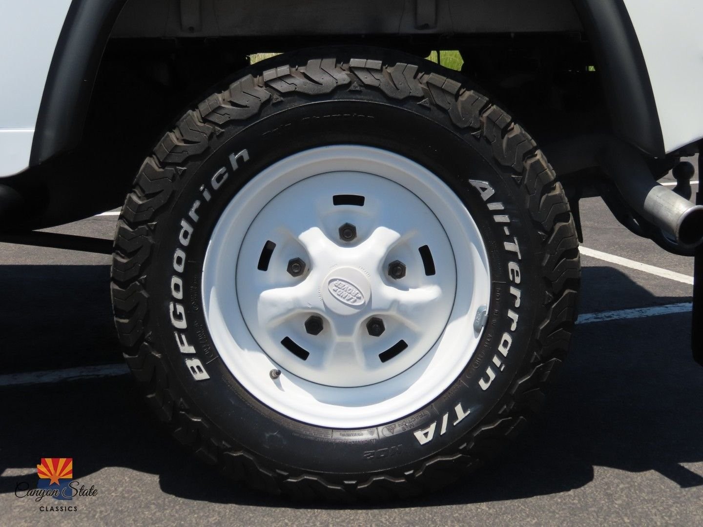 Land-Rover-Defender-1995-SUV-18