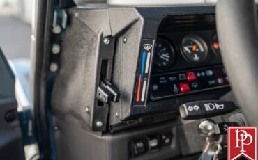 Land-Rover-Defender-1995-SUV-19