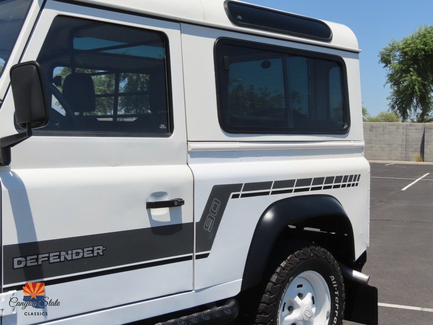Land-Rover-Defender-1995-SUV-20