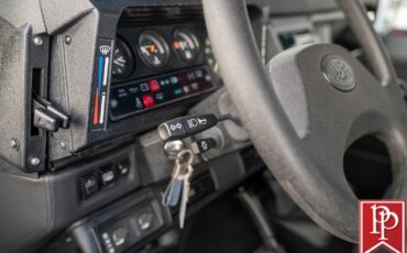 Land-Rover-Defender-1995-SUV-20