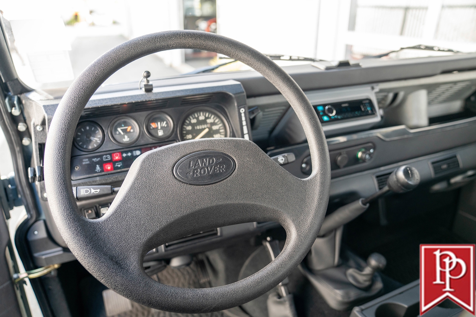 Land-Rover-Defender-1995-SUV-21