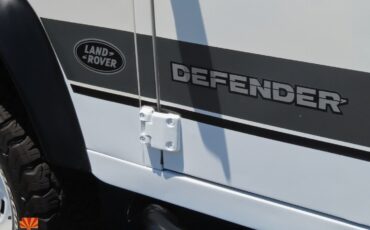 Land-Rover-Defender-1995-SUV-24