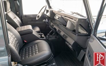 Land-Rover-Defender-1995-SUV-29