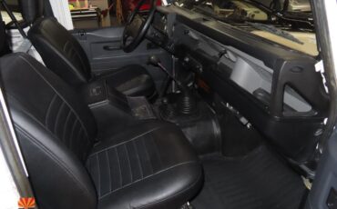 Land-Rover-Defender-1995-SUV-3