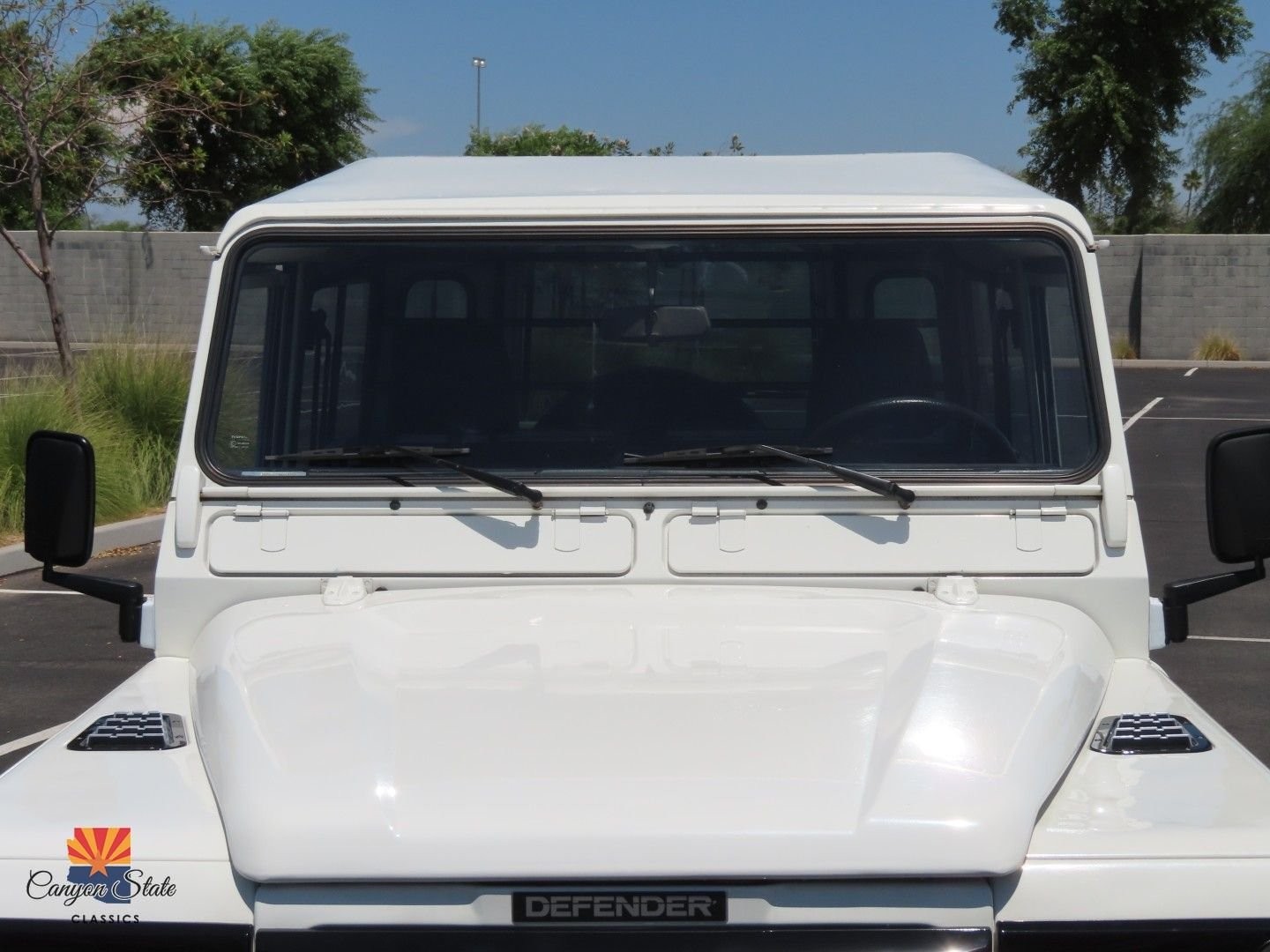 Land-Rover-Defender-1995-SUV-32