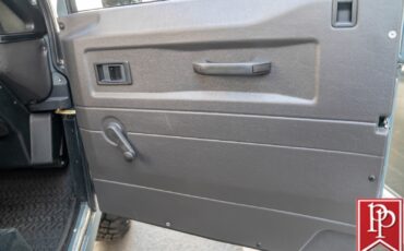 Land-Rover-Defender-1995-SUV-32