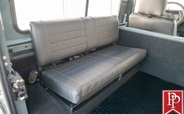 Land-Rover-Defender-1995-SUV-35